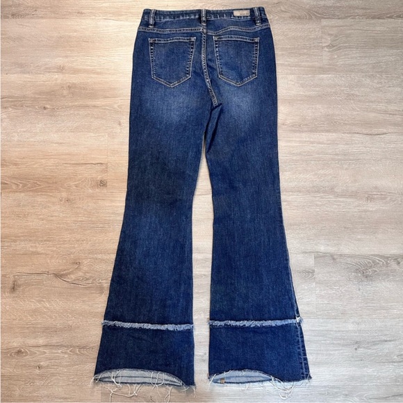 MISS ME High-Rise Flare Leg - Size 29 - Picture 8 of 13